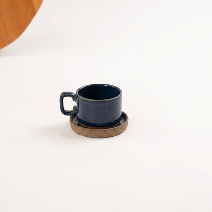 Xícara Borda Reta em cerâmica artesanal — tamanho 100ML, argila Cappuccino, esmalte Lazuli