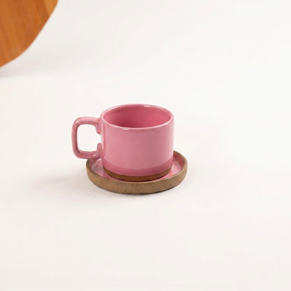 Xícara Borda Reta em cerâmica artesanal — tamanho 180ML, argila Cappuccino, esmalte Rosa Barbie