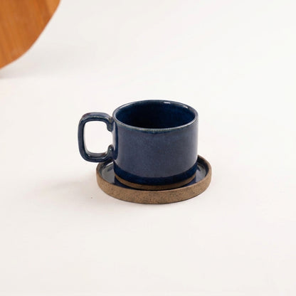 Xícara Borda Reta em cerâmica artesanal — tamanho 250ML, argila Cappuccino, esmalte Lazuli
